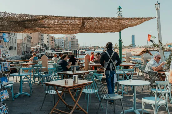 Voyage et vacances : vérifier l'hygiène d'un restaurant que vous ne connaissez pas